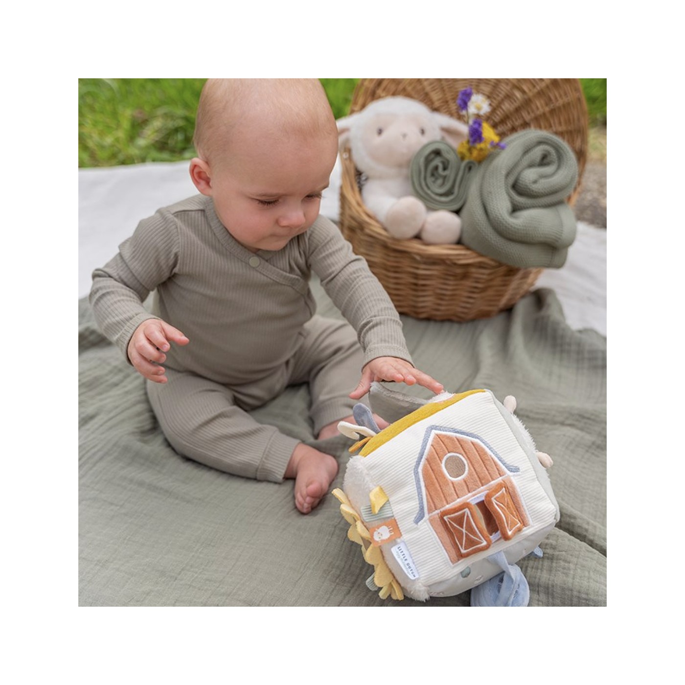 Soft Multi-Activity Sensory Cube for Babies - Little Dutch